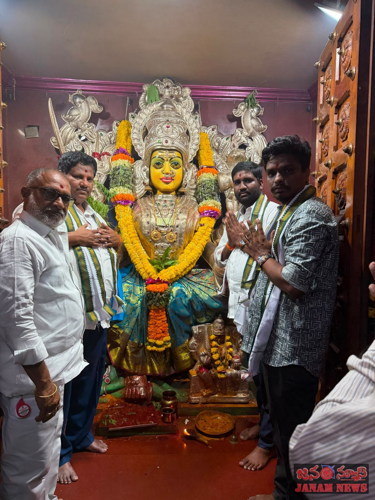 తొలి ఏకాదశిని పురస్కరించుకుని  సుబ్బలమ్మ అమ్మవారి దర్శించుకున్న బిజెపి నాయకులు
