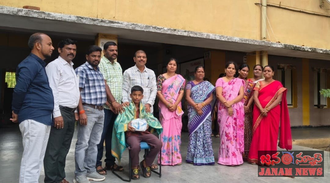 హాకింపేట స్పోర్ట్స్ స్కూల్ కి ఎంపికైన పెబ్బేర్ మోడల్ స్కూల్ విద్యార్థి