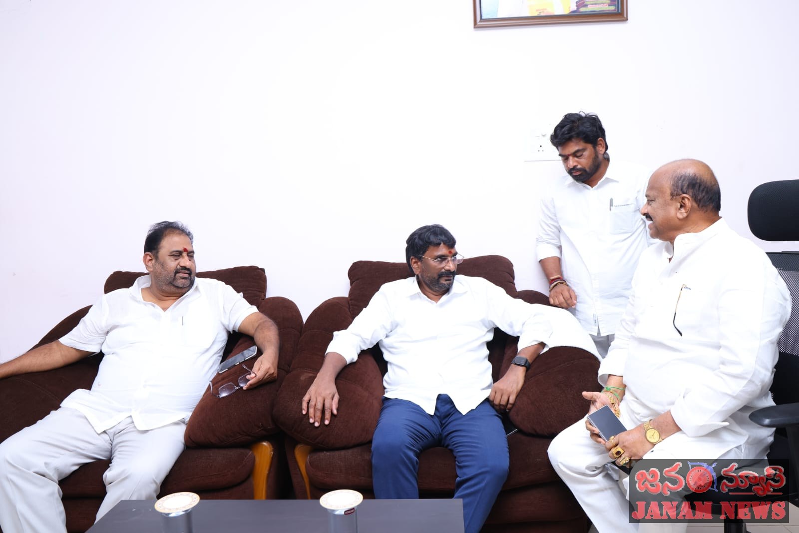 రాజాంలో భోగాపురం విమానాశ్రయ ప్రారంభోత్సవ ఏర్పాట్లపై సమీక్ష నిర్వహిస్తున్న ప్రభుత్వ విప్ దాట్ల సుబ్బరాజు