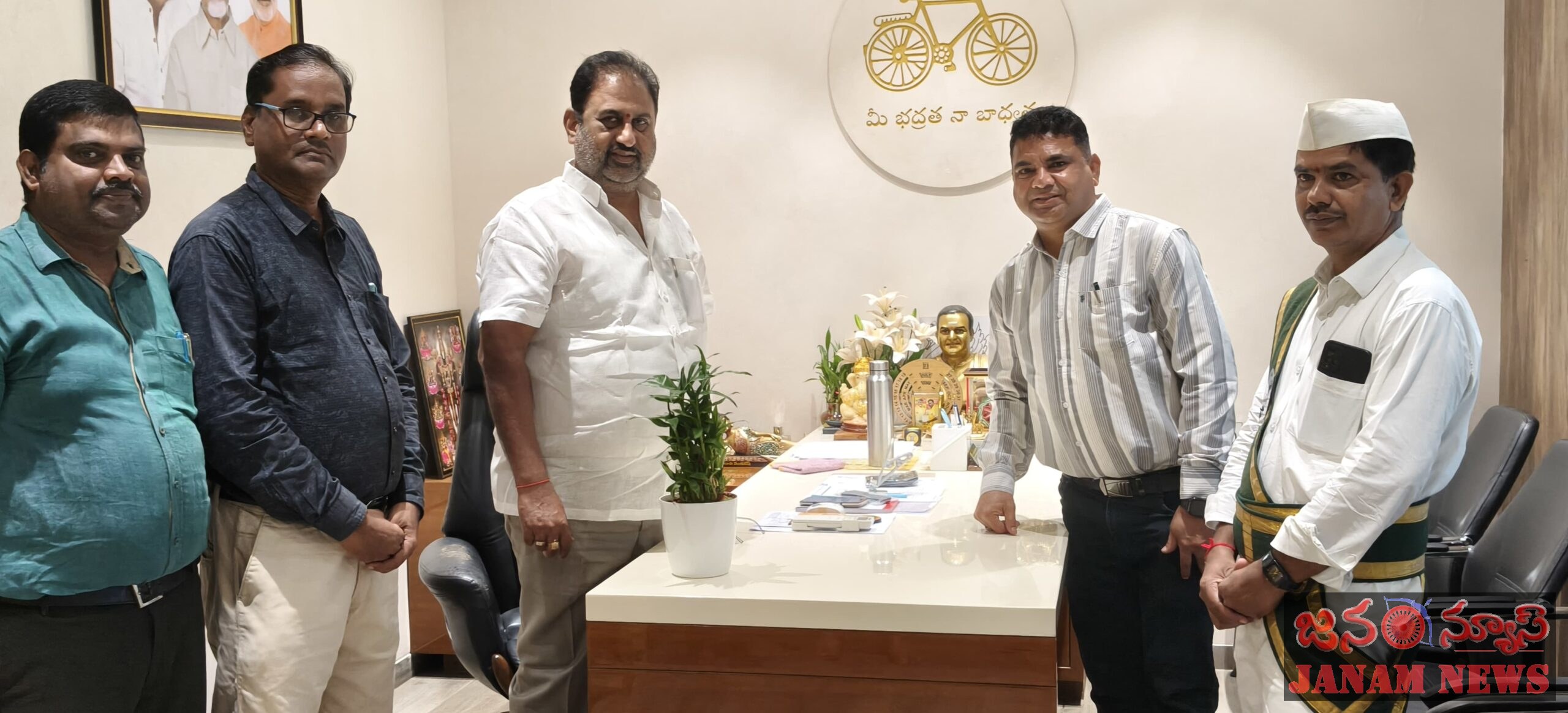 కోనసీమ డిఇఓగా బాధ్యతలు చేపట్టిన మహబూబ్ బాషా*,