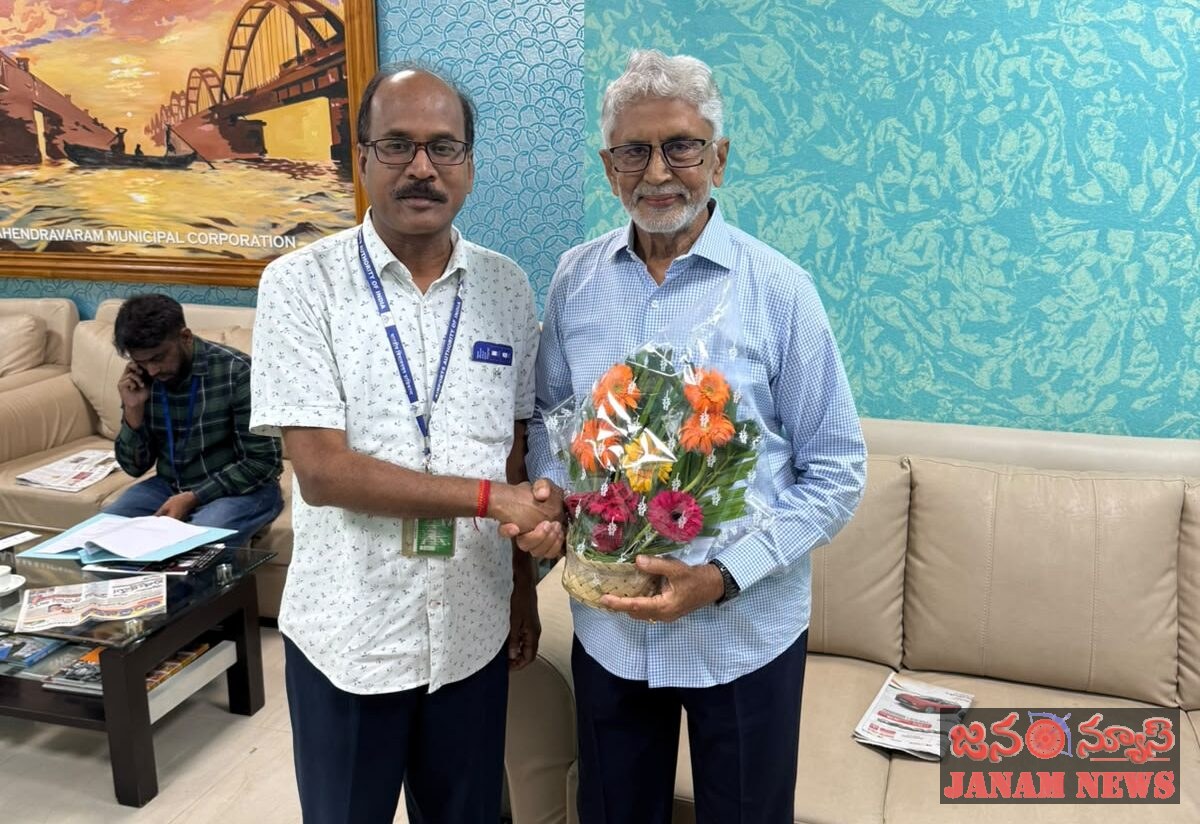 పద్మశ్రీ మురళీమోహన్ ను మర్యాదపూర్వకంగా కలిసిన శివప్రసాద్