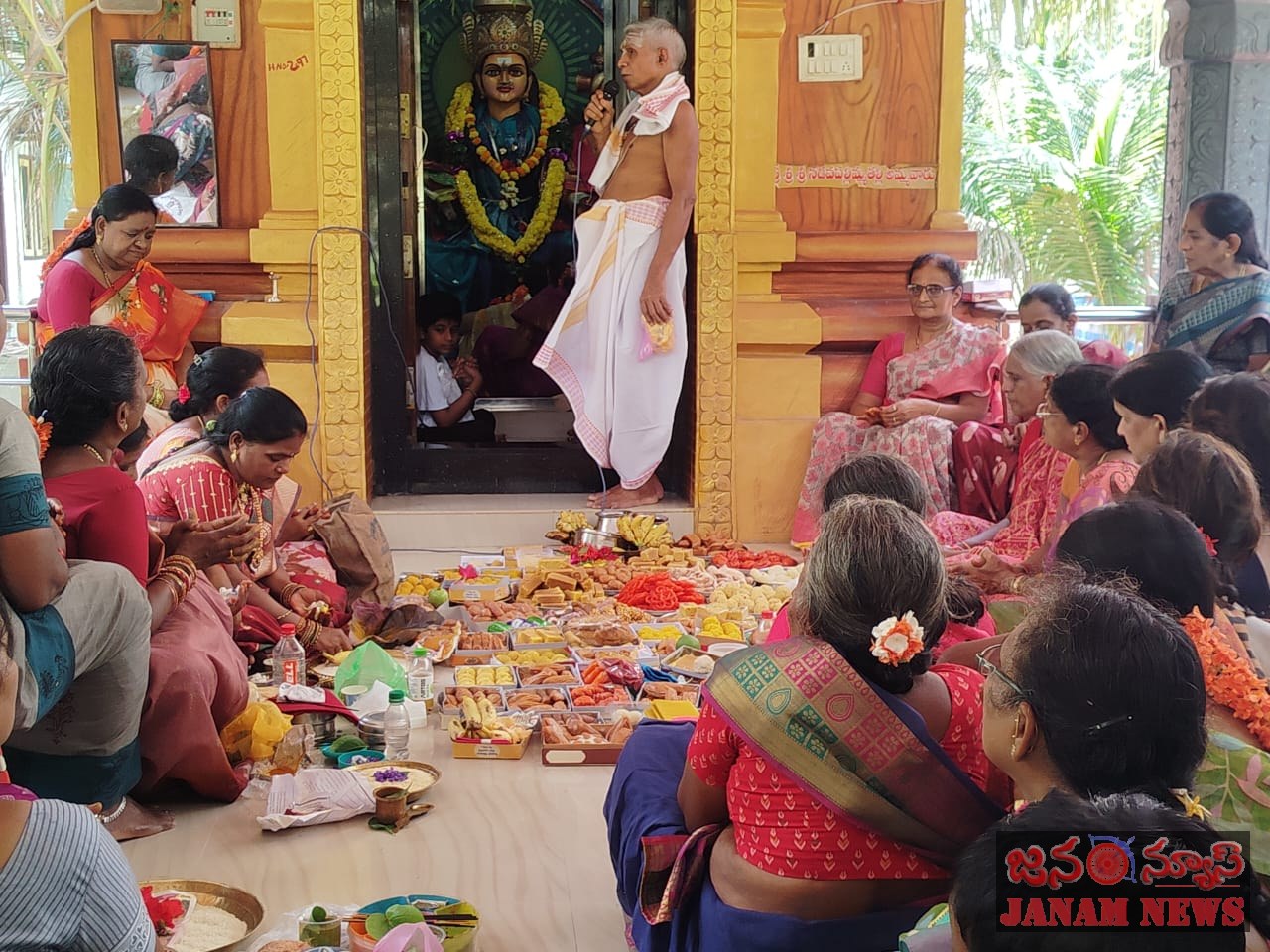నడవ పల్లి మ్మ అమ్మవారికి ఆషాడ సారె*