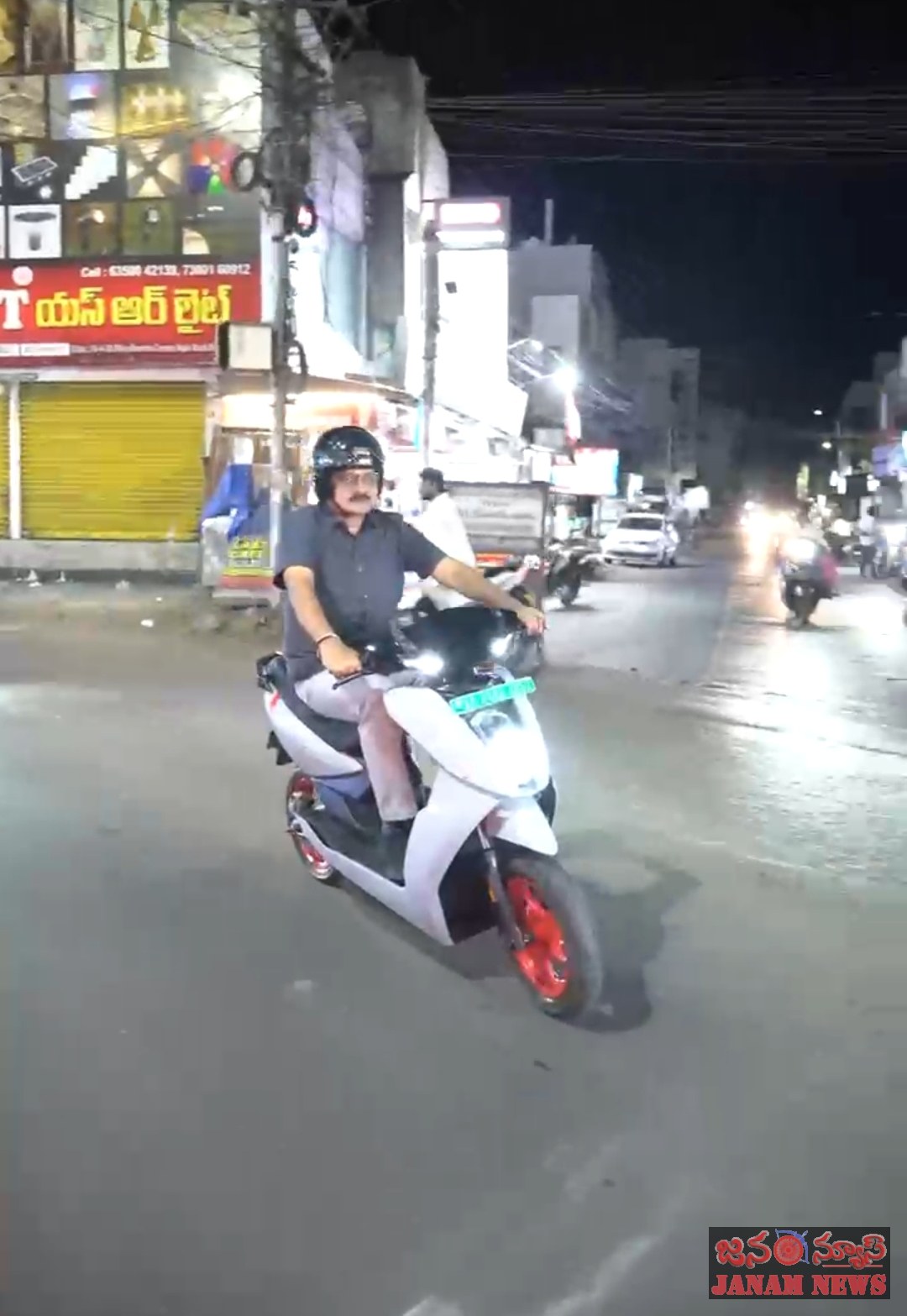ఎలక్ట్రిక్  బైక్ పై కేంద్ర మంత్రి శ్రీనివాస వర్మ