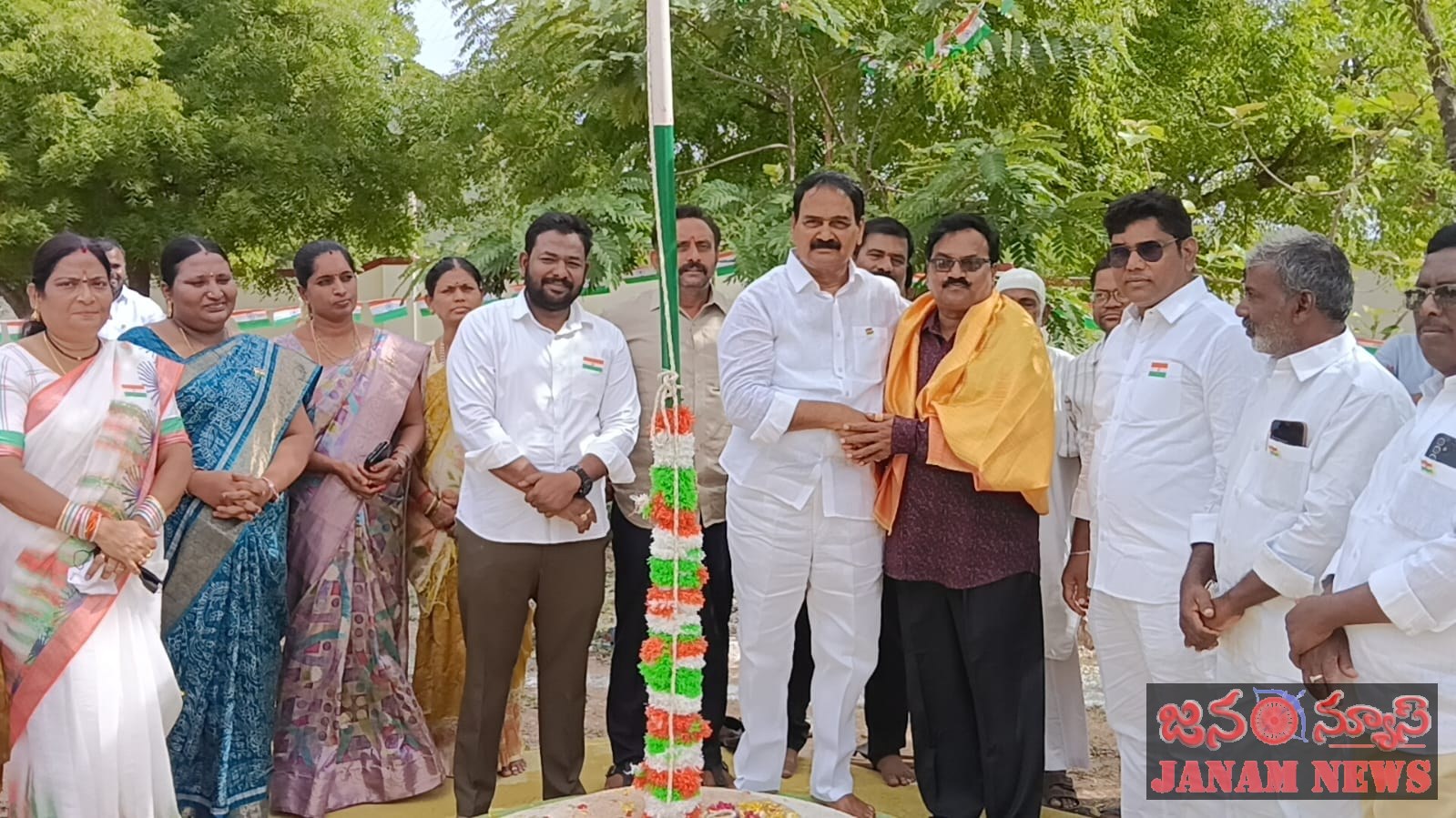 అకాడమిక్ ఇన్ స్ట్ర క్టర్లకోసందరఖాస్తుల ఆహ్వానం