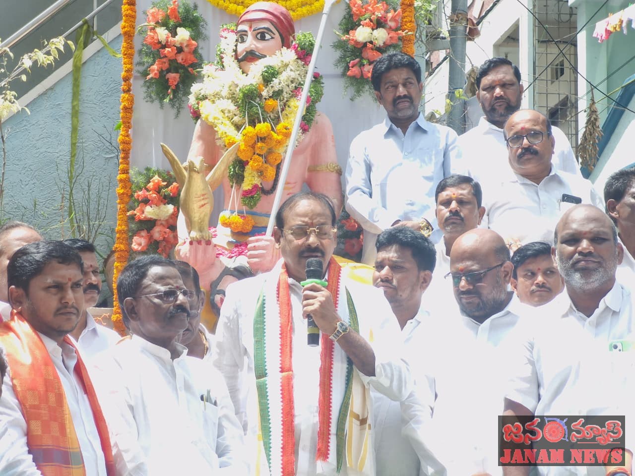 సర్వాయి పాపన్న జయంతి వేడుకలు ఘనంగా