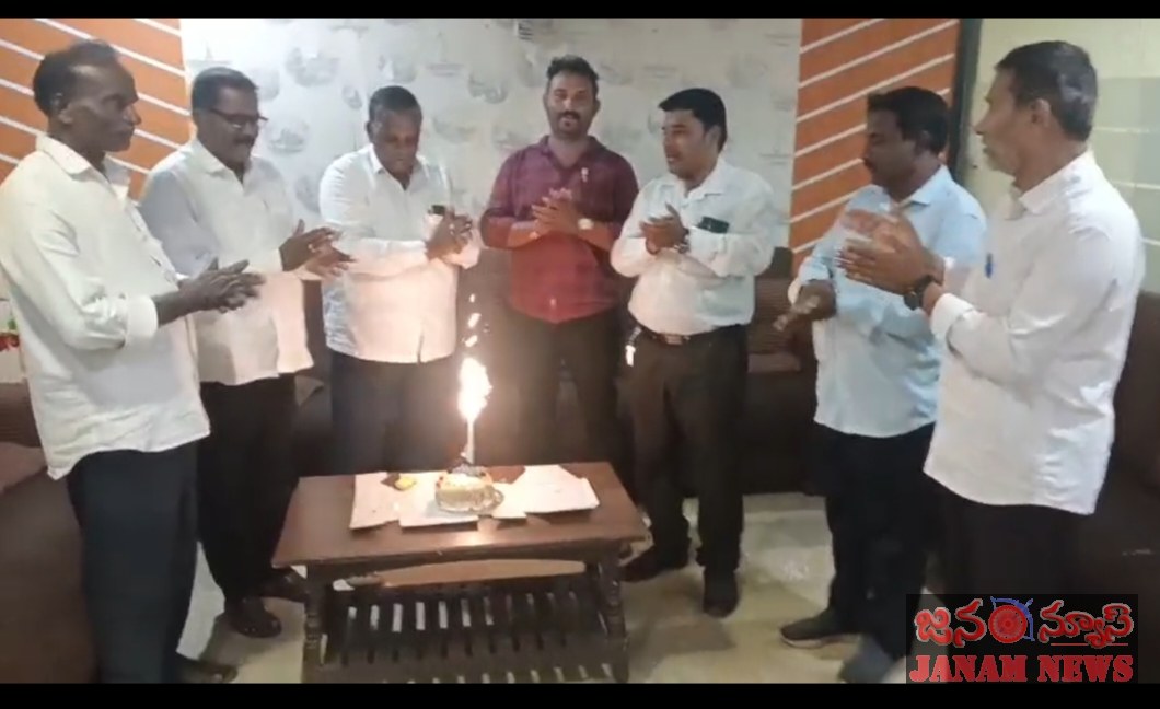 టీ వై జె ఎఫ్ ,ప్రభాకర్ జన్మదిన వేడుకలుజహీరాబాద్ నియోజకవర్గంలో మాజీ ప్రధానమంత్రి పీవీ నరసింహారావు తనయుడు ప్రభాకర్ జన్మదిన వేడుకలను మంగళవారం ఘనంగా నిర్వహించారు.