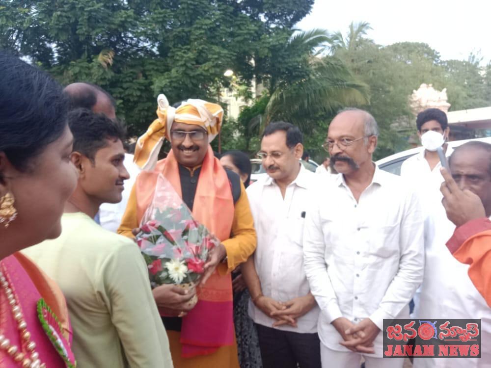 బిజెపి జాతీయ ఉపాధ్యక్షులుగా జాతి నాయకుడు రామ్ మాధవ్ -వీరన్న చౌదరి హర్షం