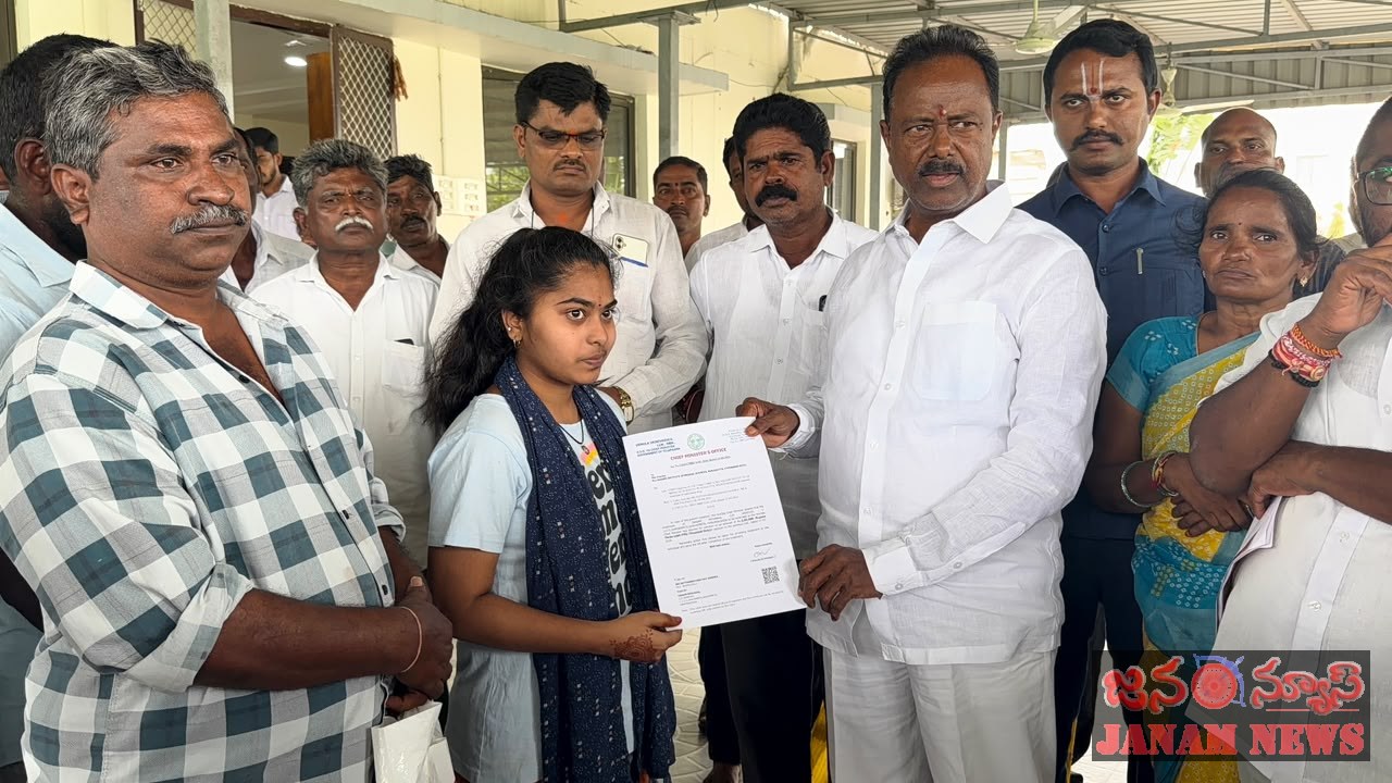 అనారోగ్య బాధితురాలికి రూ.3.50 లక్షల ఎల్‌.ఓ.సి అందజేసిన ఎమ్మెల్యే జీఎస్సార్