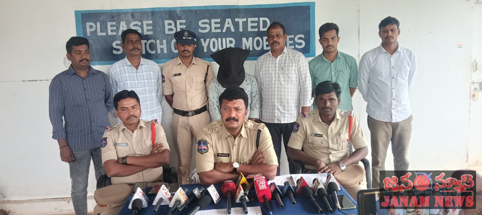 — నేనే మానస ను గొంతు పిసికి చoప్పినాను….–మృతురాలి తండ్రే చంపు మని డబ్బులు పంపాడు…