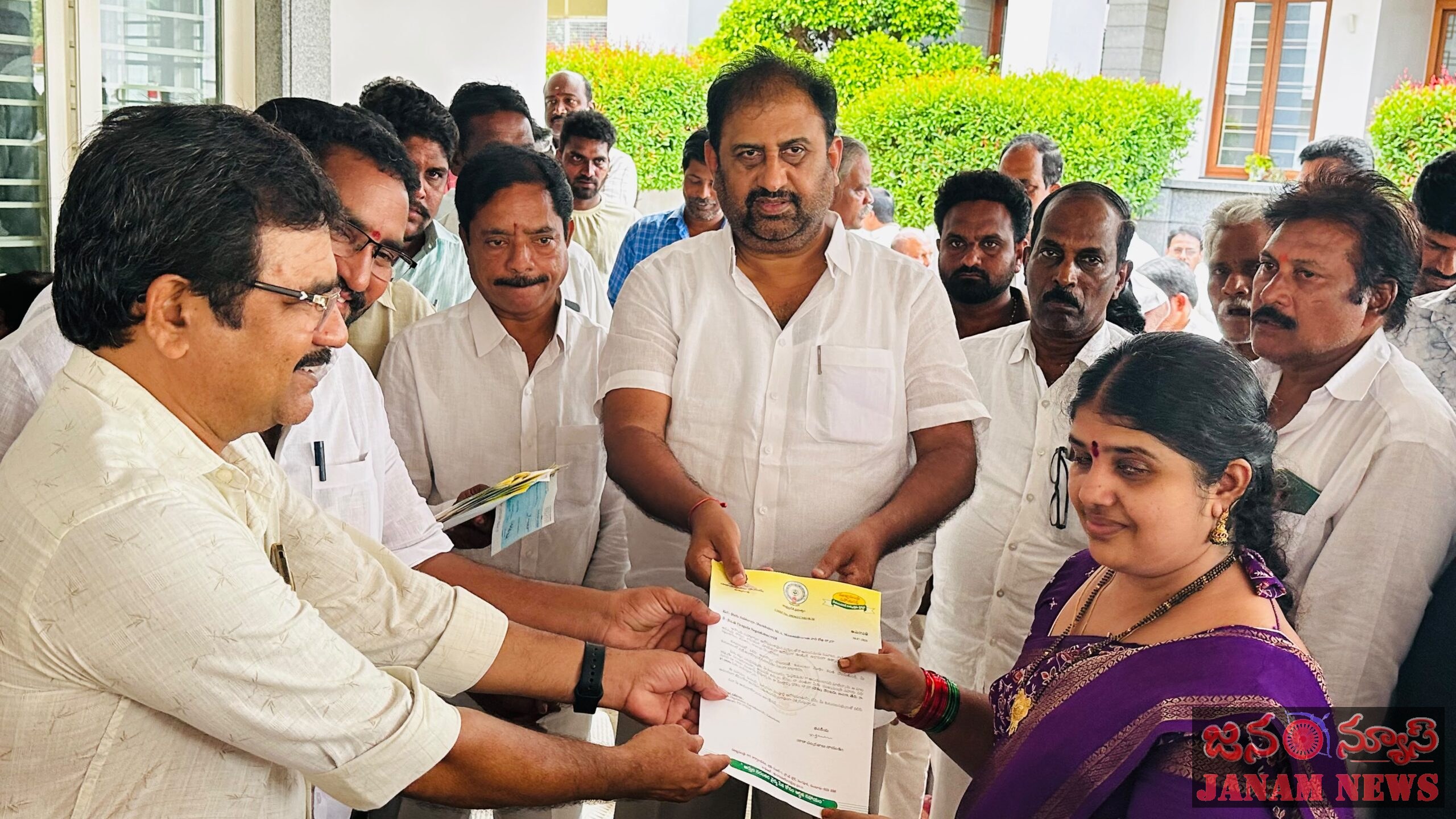పేదల వైద్యానికి భరోసా.. ఆపదలో అండగా కూటమి ప్రభుత్వం.. ₹88 లక్షల సిఎంఆర్ఎఫ్ చెక్కుల పంపిణీ