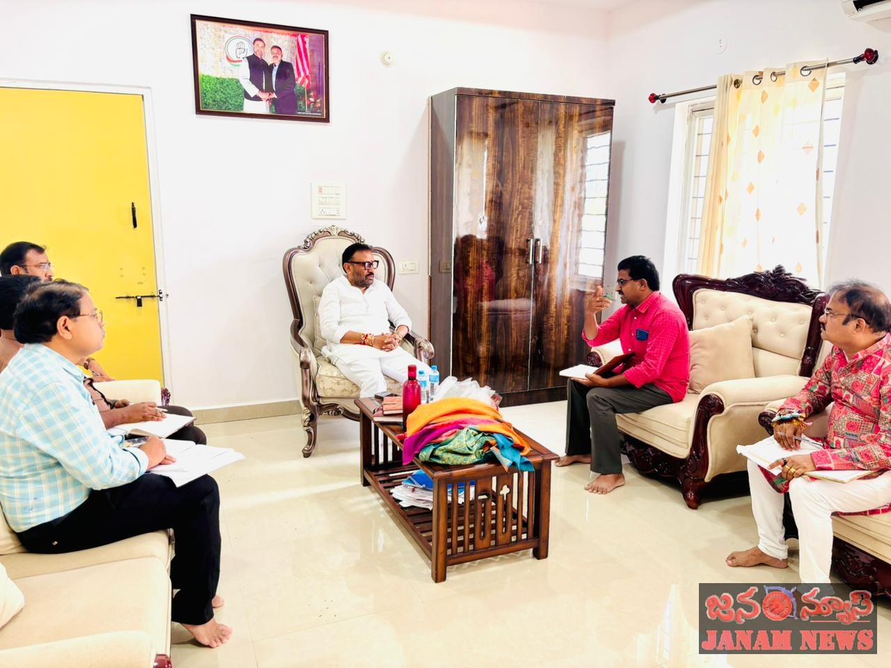 విద్య, వైద్య రంగాల బలోపేతమే ధ్యేయం.. అధికారుల తో జుక్కల్ ఎమ్మెల్యే తోట లక్ష్మీకాంత రావు సమీక్ష!
