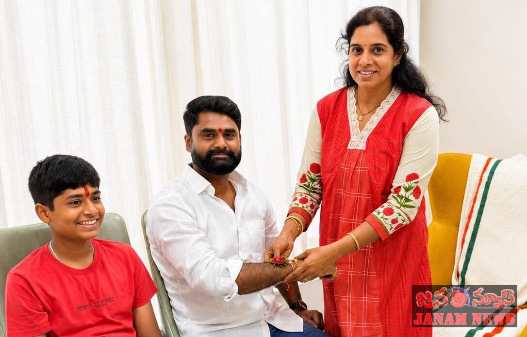 అక్క చెల్లెళ్లతో రాఖీ కట్టించుకున్న డిసిసి అధ్యక్షుడు ఏలే మల్లికార్జున్