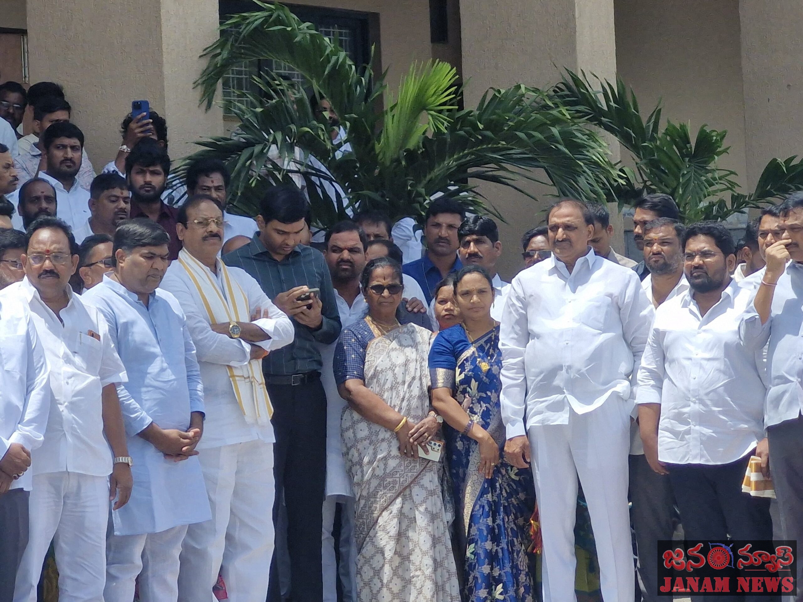 మైనారిటీ మహిళలకు యాభైవేల వేల రూపాయలు ఆర్థిక చేయూత