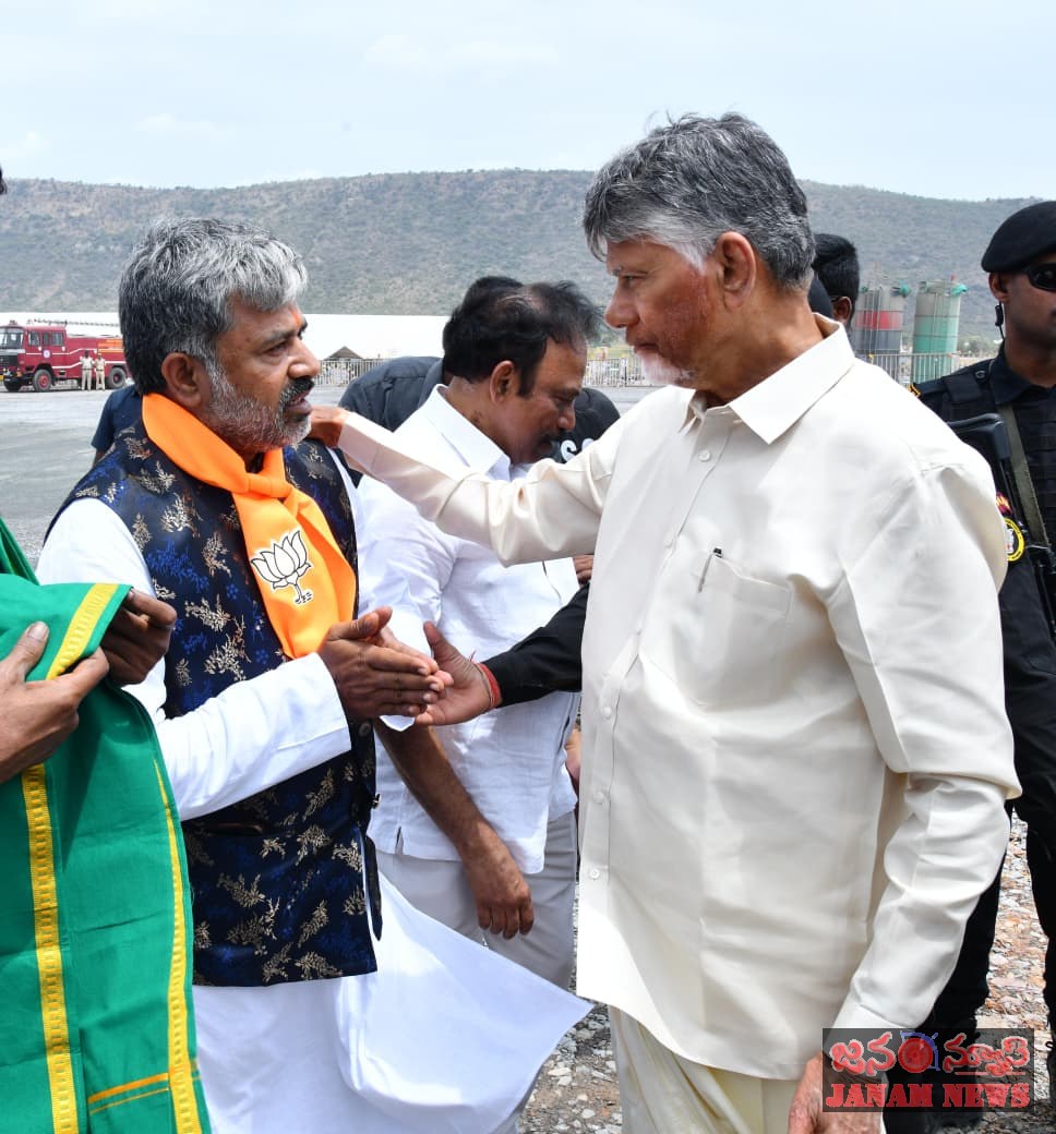 వెలిగొండ పోరాటంలో డాక్టర్ ఏలూరి కృషిని అభినందించిన సీఎం చంద్రబాబు నాయుడు