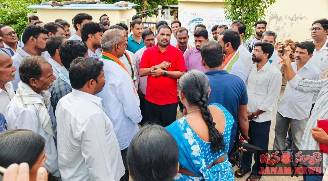 ఆలేరు మంతపురి గ్రామంలో మార్నింగ్ వాక్. ప్రభుత్వ విప్