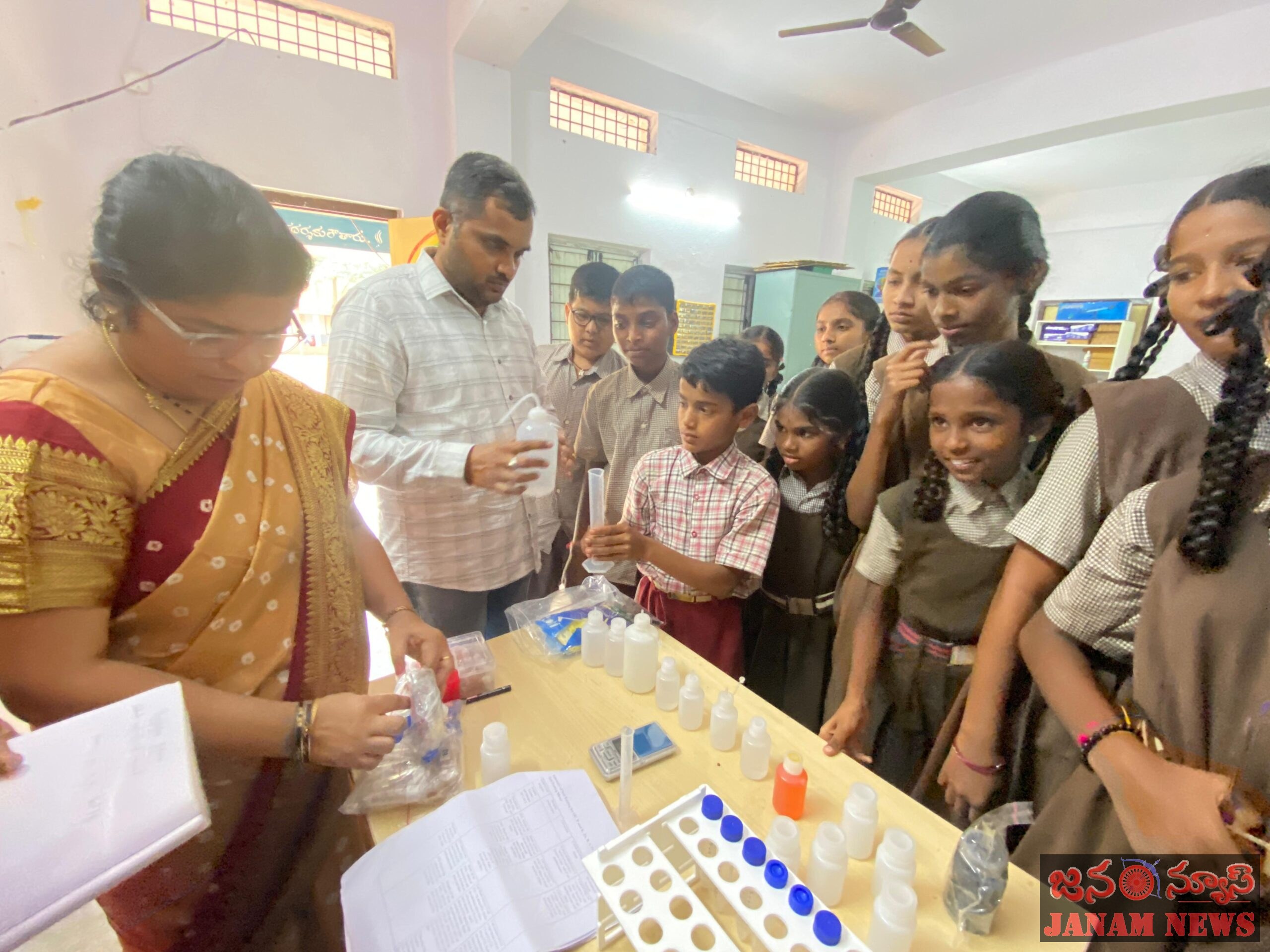 విద్యార్థులకు భూసారా పరీక్షలపై అవగాహనా సదస్సు.