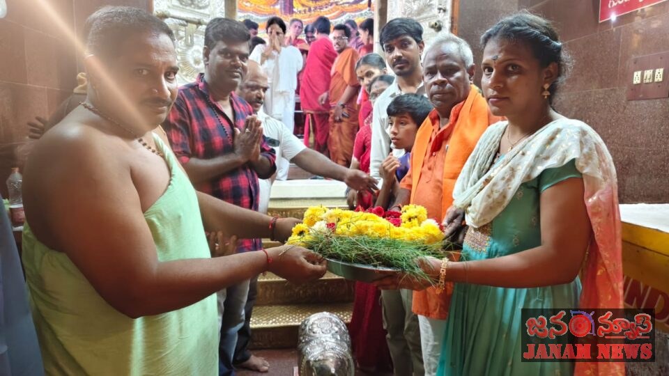 మోదీ జన్మదినం సందర్భంగా విఘ్నేశ్వరుని ఆలయంలో ప్రత్యేక పూజలు