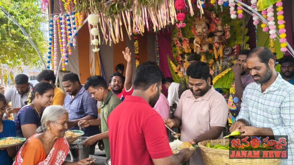 గంగమిట్ట లో వెలసిన వరసిద్ధి వినాయక స్వామి మండపం నందు అన్నదాన కార్యక్రమం