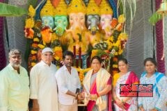 పంచముఖ గణేశు నికి10,16చందా అందజేసిన పల్లెమాధవి