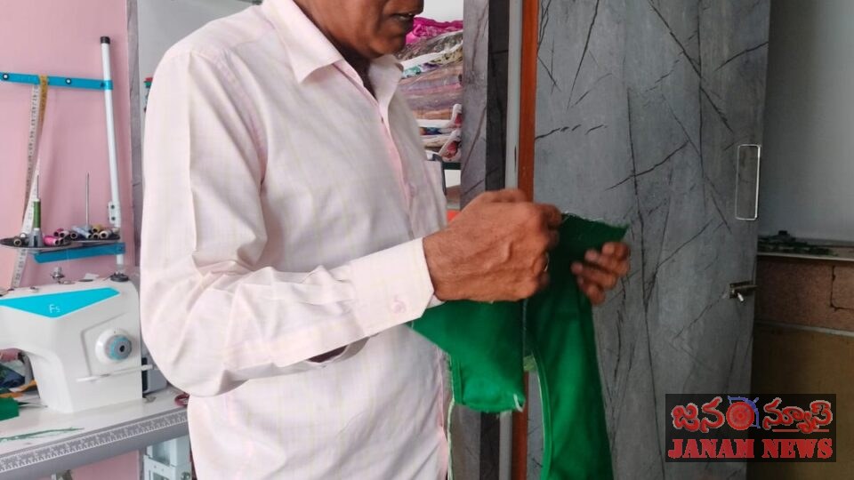 కుటుంబం కోసం గల్ఫ్‌ బాట.. పిల్లల భవిష్యత్తు కోసం శ్రమ