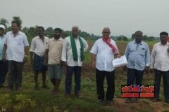 రైతులు,వ్యవసాయ కూలీలకు నష్ట పరిహారం అందించాలి