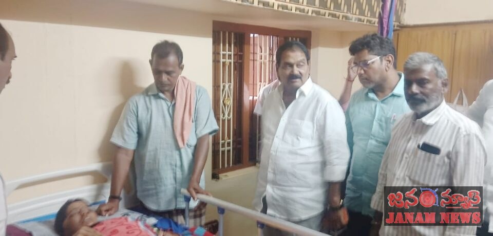 తోటశ్రీనివాసులు సతీమణిని పరామర్శించిన ఎంపీపీమేడవిజయభాస్కర్ రెడ్డి,