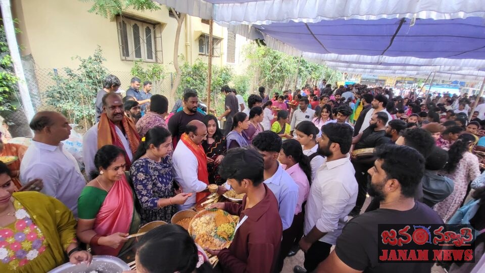 కె.పి.హెచ్.బి రోడ్ నెం. 5లో ఘనంగా వినాయక నవరాత్రోత్సవాలు – ప్రత్యేక పూజల్లో పాల్గొన్న ముమ్మారెడ్డి ప్రేమకుమార్