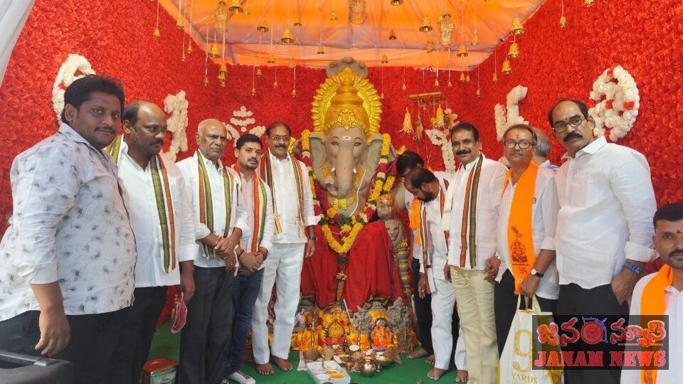 కూకట్‌పల్లి 5వ ఫేజ్ మరియు బాలానగర్ డివిజన్‌లో సంజీవయ్య కాలనీలో వినాయకుడిని దర్శించుకున్న టీపీసీసీ వైస్ ప్రెసిడెంట్ బండి రమేష్