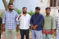 మాజీ ఎమ్మెల్యే వినయ్ భాస్కర్‌కు పోలీసులు క్షమాపణ చెప్పాలి