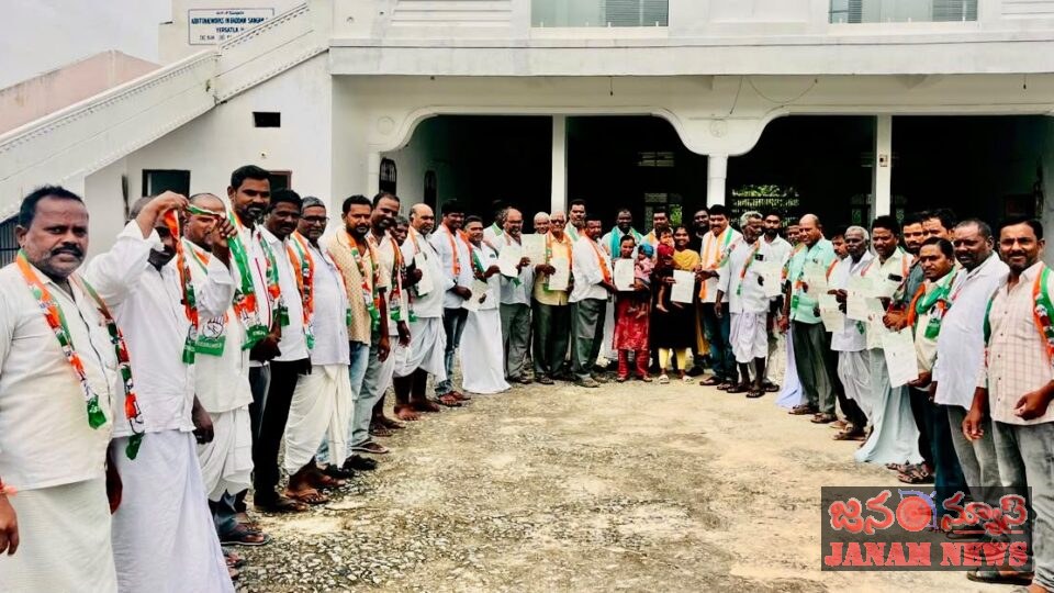 ఏర్గట్లమండలకేంద్రంలో ముఖ్యమంత్రి సహాయ నిధి చెక్కుల పంపిణీ