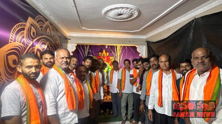 పాపిరెడ్డి నగర్‌లో ఘనంగా వినాయక పూజా కార్యక్రమం