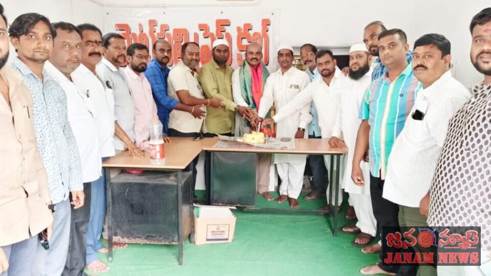 మెట్‌పల్లి ప్రెస్ క్లబ్‌లో ఘనంగా చీటి శ్రీనివాస్ రావు జన్మదిన వేడుకలు