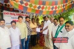 వీఆర్ఏల సమస్యలను ప్రభుత్వం దృష్టికి తీసుకెళ్తా:ప్రభుత్వ విప్ దాట్ల సుబ్బరాజు