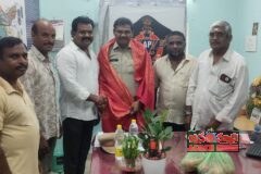 కాట్రేనికోన ఎస్ఐ గా బాధ్యతలు స్వీకరించిన కె.దుర్గా శ్రీనివాసరావు ను మర్యాదపూర్వకంగా కలిసిన బీజేపీ నేతలు