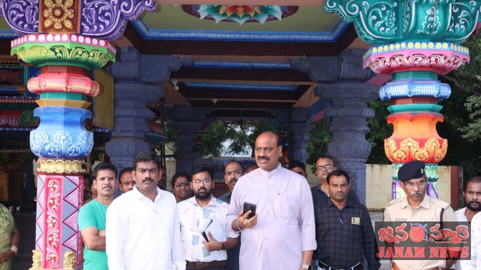 కొత్తమ్మతల్లి అమ్మవారిని దర్శించుకున్న మంత్రి కింజరాపు అచ్చెన్నాయుడు.