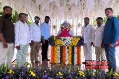 దివంగత ప్రతాప్ రెడ్డి వర్ధంతి సందర్భంగా మాజీ ఎస్సీ కార్పొరేషన్ చైర్మన్ నరోత్తం ఘన నివాళి