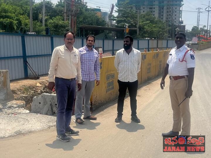 రోడ్డు పనుల నేపథ్యంలో వాహనదారులకు ట్రాఫిక్ పోలీసుల సూచన