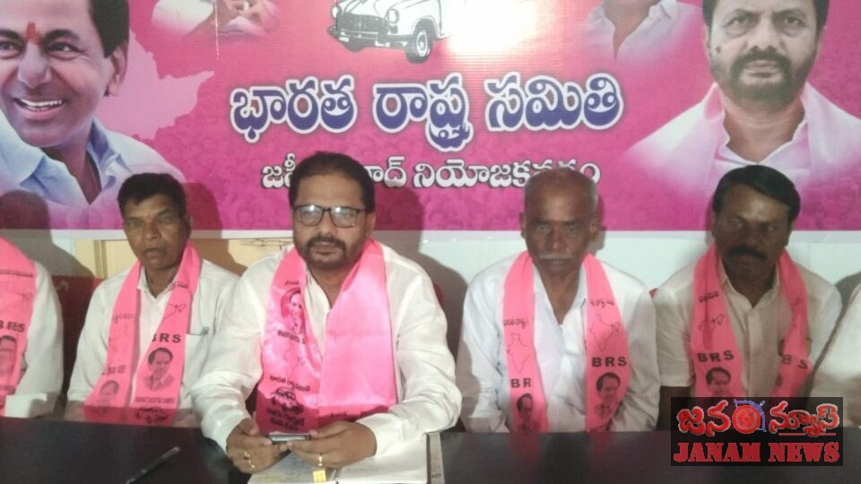 షుగర్ ఫ్యాక్టరీలను వెంటనే తెరవాలి ఎస్సీ కార్పొరేషన్ మాజీ చైర్మన్ వై నరోత్తం డిమాండ్
